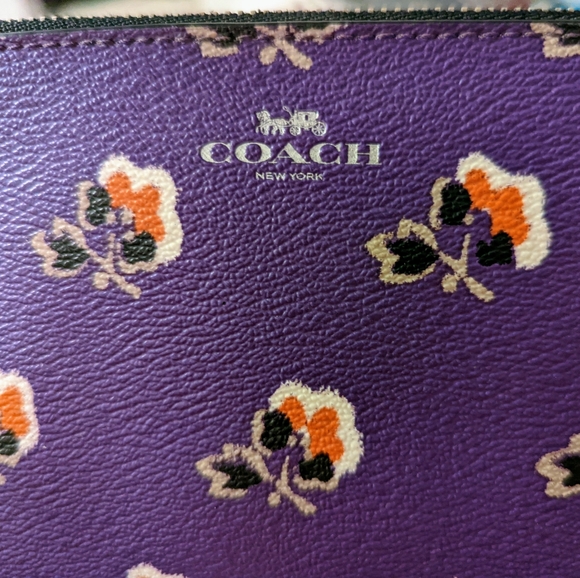 Coach Bramble Rose Wristlet - Picture 3 of 6
